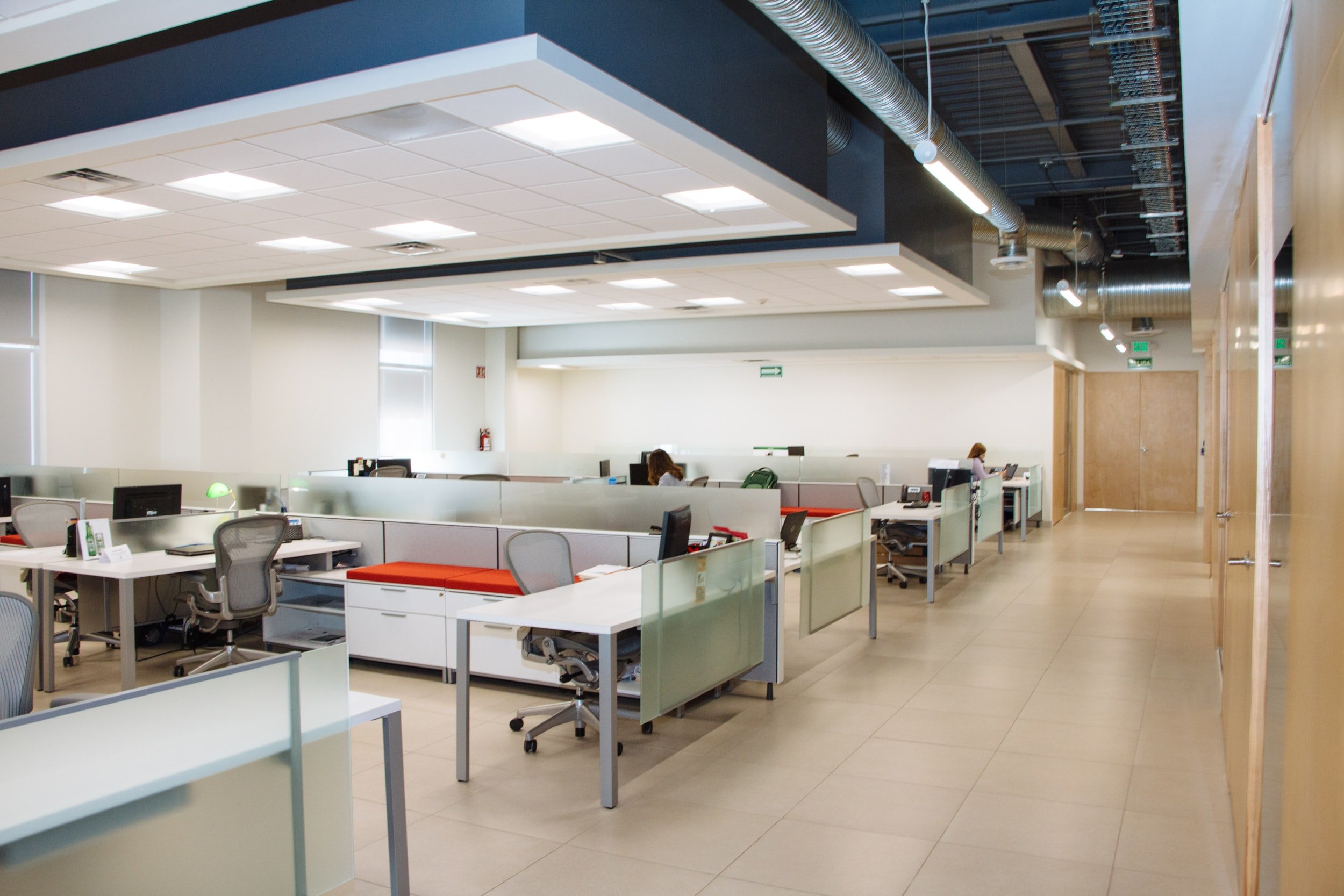 Picture of a clean office space.
